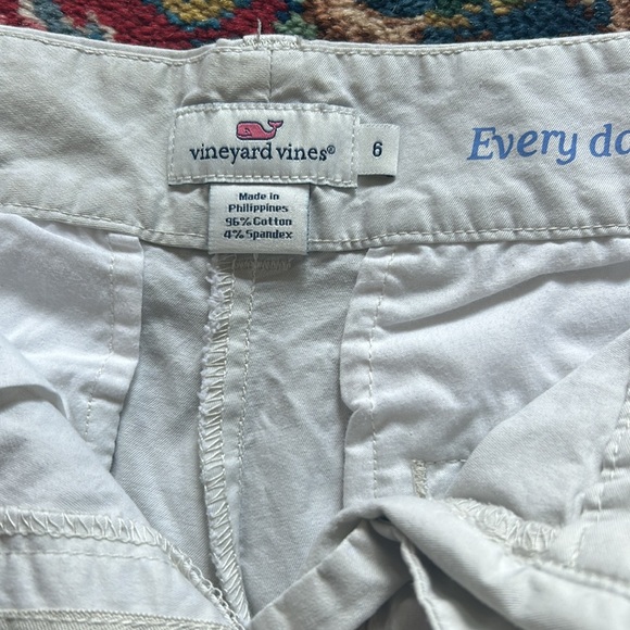Vineyard Vine ladies size 6 shorts - Picture 2 of 3